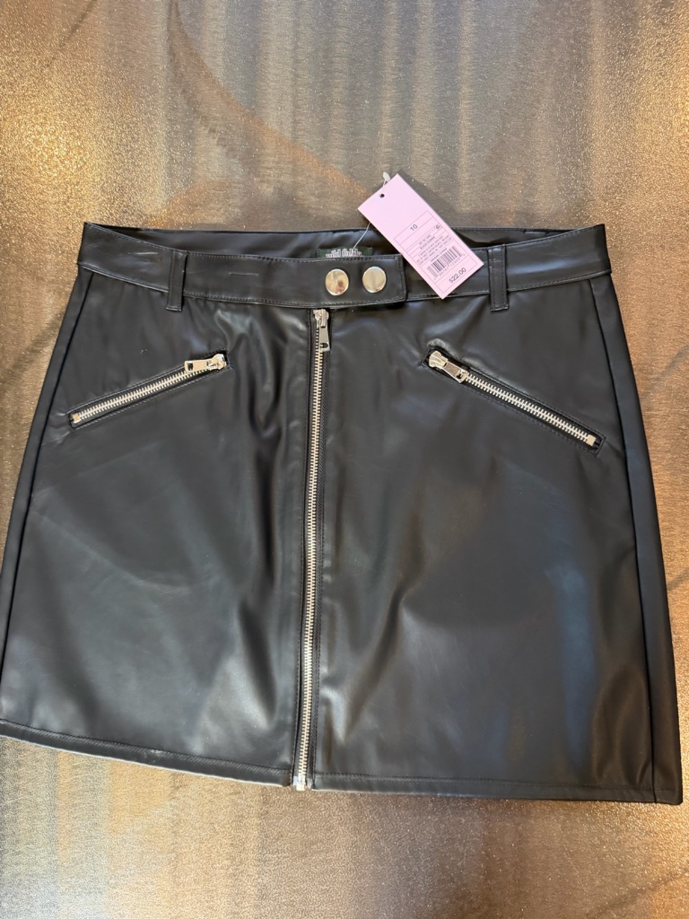 NWT Black Faux Leather Zip-Front Mini Skirt by Wild Fable Size 10. Flex Style 🖤